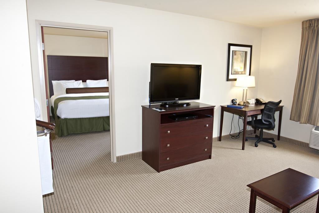 Cobblestone Inn & Suites - Langdon Eksteriør billede